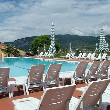 Residence Corte Camaldoli Garda  Luaran gambar