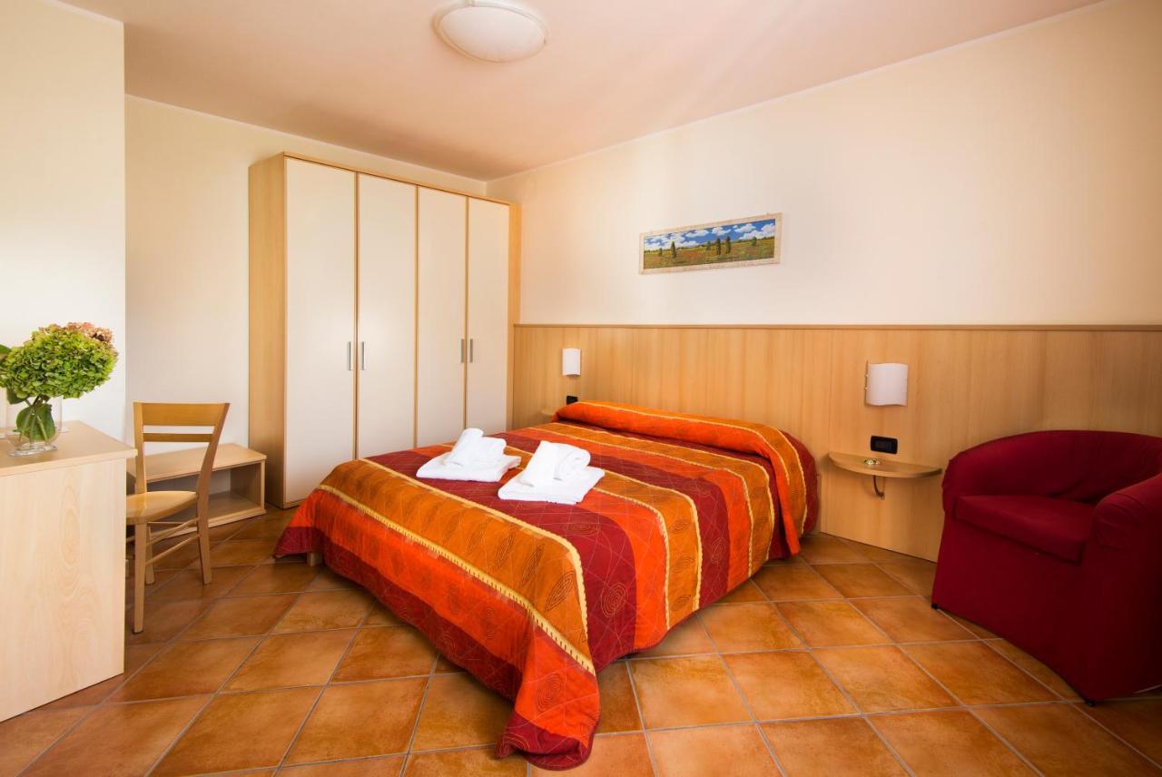Residence Corte Camaldoli Garda  Luaran gambar