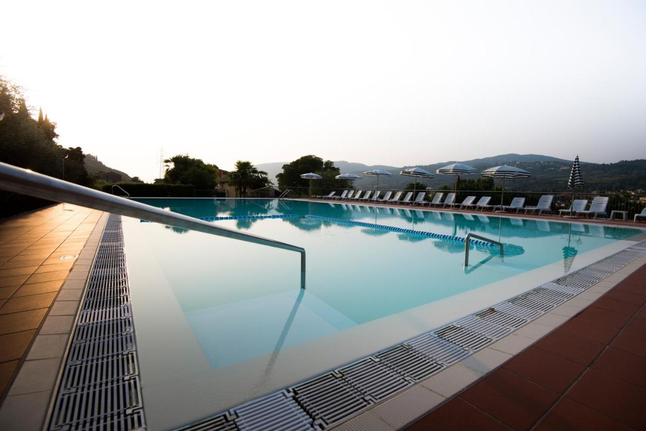 Residence Corte Camaldoli Garda  Luaran gambar