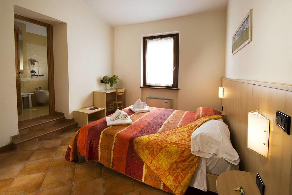 Residence Corte Camaldoli Garda  Luaran gambar