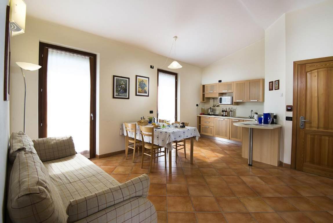 Residence Corte Camaldoli Garda  Luaran gambar