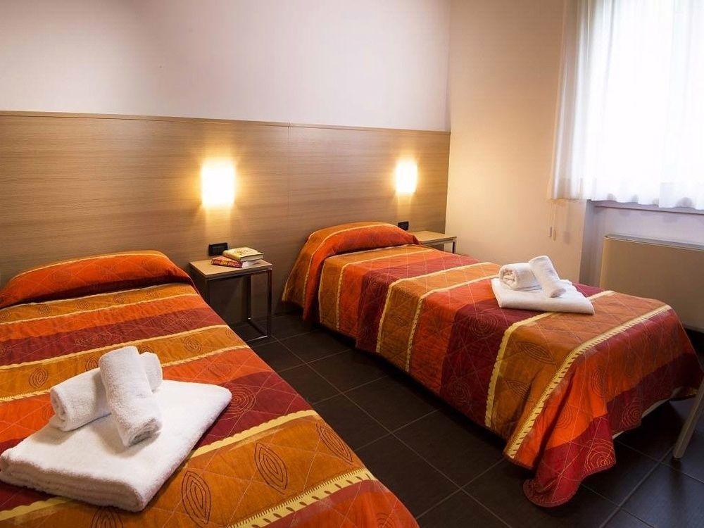 Residence Corte Camaldoli Garda  Luaran gambar