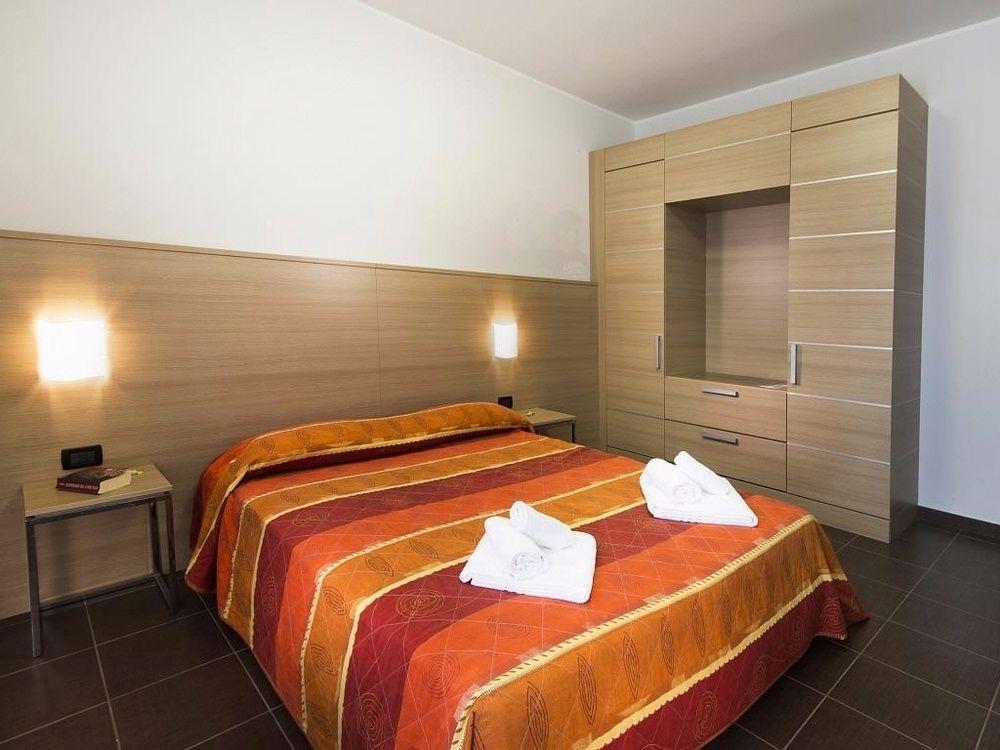 Residence Corte Camaldoli Garda  Luaran gambar