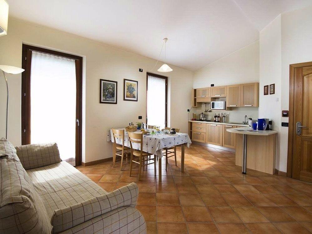 Residence Corte Camaldoli Garda  Luaran gambar