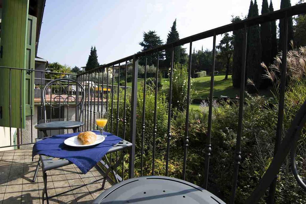 Residence Corte Camaldoli Garda  Bilik gambar