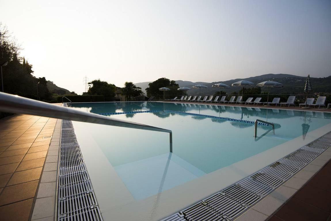 Residence Corte Camaldoli Garda  Luaran gambar