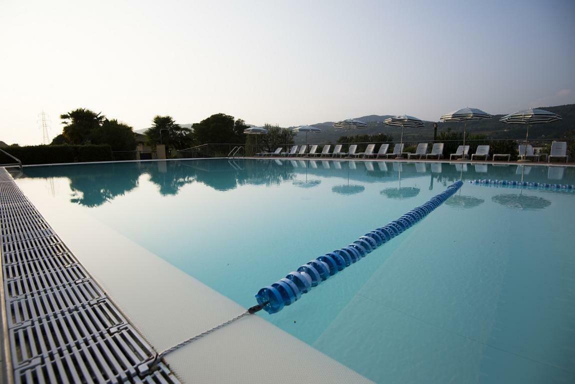 Residence Corte Camaldoli Garda  Luaran gambar